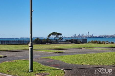 Photo of property in 52 Vinograd Drive, Te Atatu Peninsula, Auckland, 0610