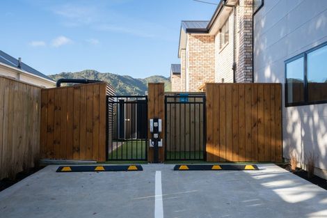 Photo of property in 2/176 Cambridge Terrace, Fairfield, Lower Hutt, 5011