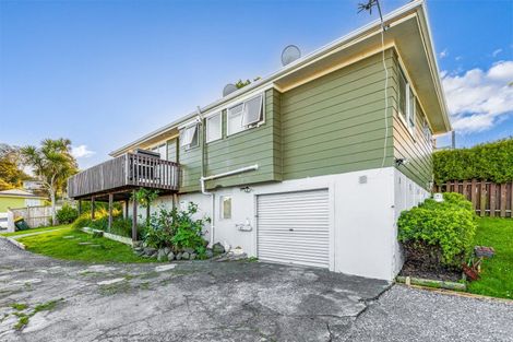 Photo of property in 14 Kemp Road, Massey, Auckland, 0614