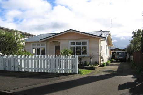 Photo of property in 35 Florence Avenue, Palmerston North, 4414