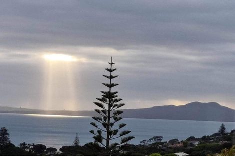 Photo of property in 2/6 Calypso Place, Rothesay Bay, Auckland, 0630