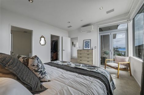 Photo of property in 2/5 Beach Street, Fitzroy, New Plymouth, 4312