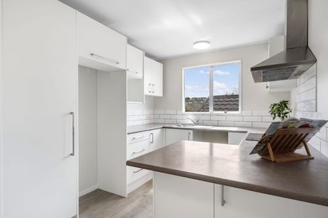 Photo of property in 63 Trias Road, Totara Vale, Auckland, 0629