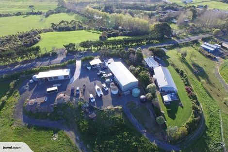 Photo of property in 25 Hull Road, Waitoki, Kaukapakapa, 0871