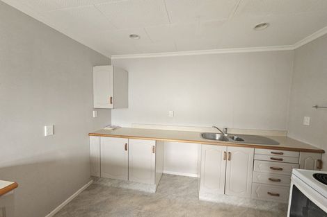 Photo of property in 8a Busby Place, Awapuni, Palmerston North, 4412