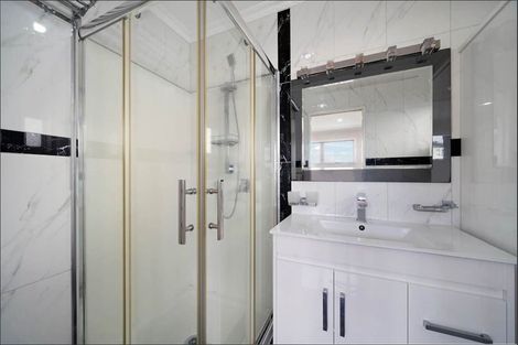 Photo of property in 17 Kohinoor Avenue, Mangere, Auckland, 2022