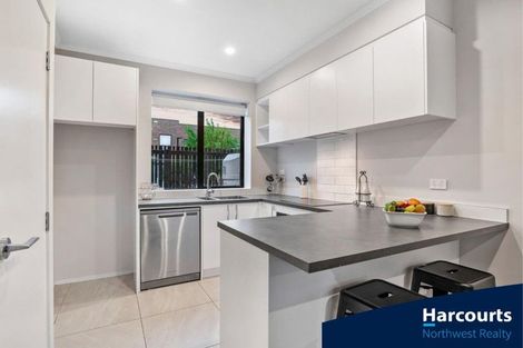 Photo of property in 6/89 Hobsonville Point Road, Hobsonville, Auckland, 0616