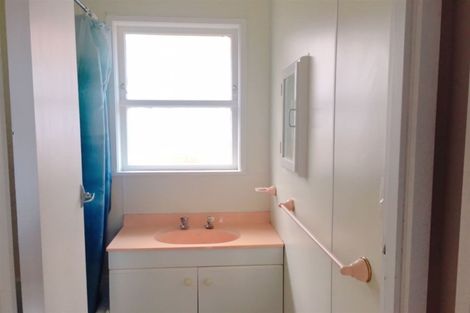 Photo of property in 206b Henderson Valley Road, Henderson, Auckland, 0612