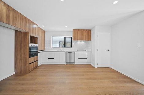 Photo of property in 2/9 Wilson Place, Papakura, 2110