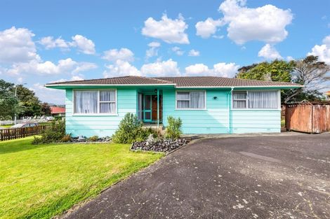Photo of property in 17 Harmel Road, Glendene, Auckland, 0602