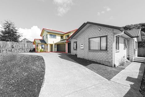 Photo of property in 12 Mediterranean Way, Goodwood Heights, Auckland, 2105