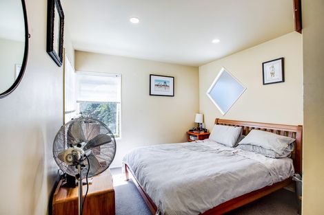 Photo of property in 3/14 Bournemouth Terrace, Murrays Bay, Auckland, 0630