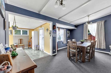 Photo of property in 13 Maire Street, Inglewood, 4330