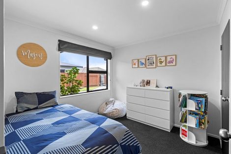 Photo of property in 7 Nevada Way, Kelvin Grove, Palmerston North, 4414