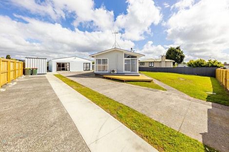 Photo of property in 24 President Avenue, Papakura, 2110