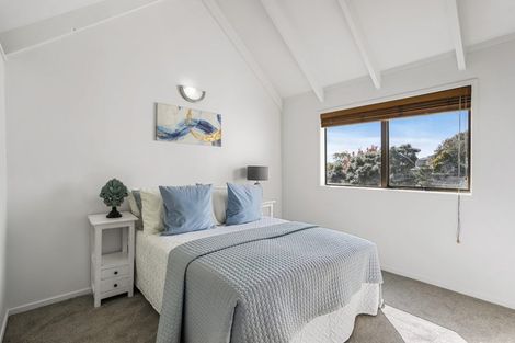 Photo of property in 8 Lynngate Place, Hillcrest, Auckland, 0627