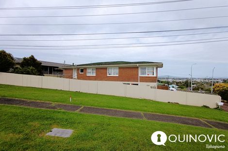 Photo of property in 520 Glenfield Road, Glenfield, Auckland, 0629