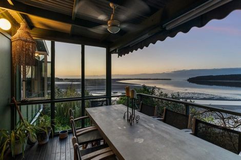 Photo of property in 40 Tuakau Bridge-port Waikato Road, Port Waikato, Tuakau, 2695