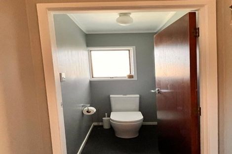 Photo of property in 11a De Val Drive, Titirangi, Auckland, 0604