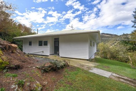 Photo of property in 11 Morepork Lane, Waipori Falls, Outram, 9073
