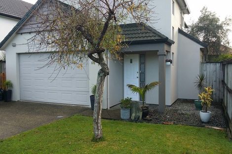 Photo of property in 13 Lilybank Crescent, East Tamaki, Auckland, 2013