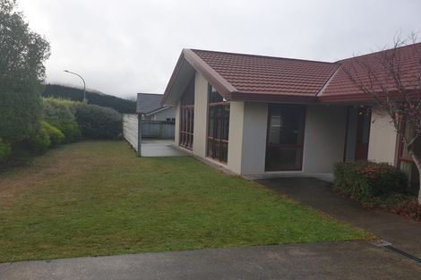 Photo of property in 37 Mcewen Crescent, Riverstone Terraces, Upper Hutt, 5018