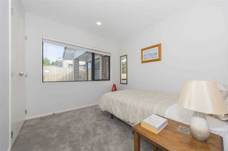 Photo of property in 71a Solar Road, Glen Eden, Auckland, 0602