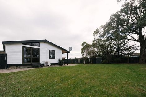 Photo of property in 12 Suzanne Grove, Kelvin Grove, Palmerston North, 4414