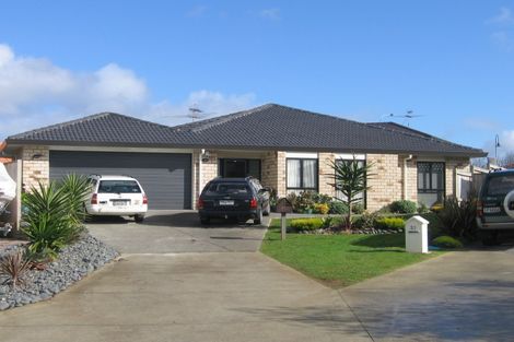 Photo of property in 23 Walter Haddrell Crescent, Flat Bush, Auckland, 2016