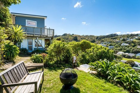 Photo of property in 6 Gordon Road, Plimmerton, Porirua, 5026
