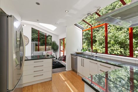 Photo of property in 18 Parsons Glen, Karori, Wellington, 6012