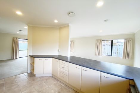 Photo of property in 33 Belcoo Crescent, East Tamaki, Auckland, 2013