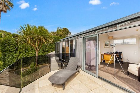 Photo of property in 75 Cliff Road, Torbay, Auckland, 0630