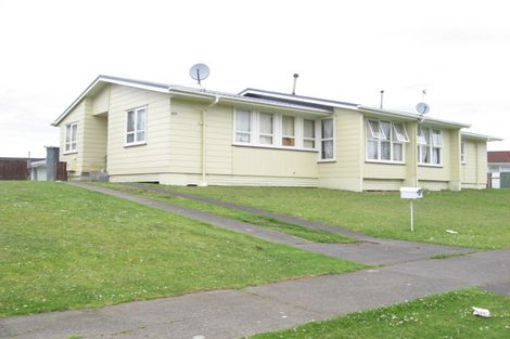 Photo of property in 66 Windrush Close, Mangere, Auckland, 2022