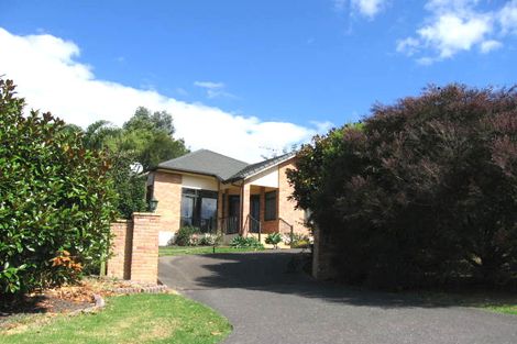 Photo of property in 15 Jacanas Place, Unsworth Heights, Auckland, 0632