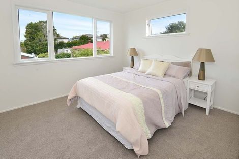 Photo of property in 1/694 East Coast Road, Pinehill, Auckland, 0632
