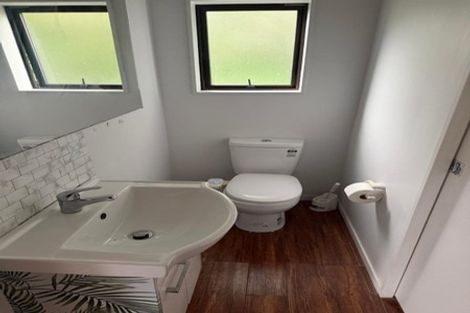 Photo of property in 44 Maui Pomare Street, Blockhouse Bay, Auckland, 0600