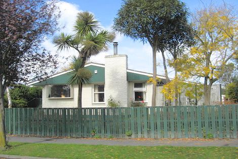 Photo of property in 21 Powell Crescent, Ilam, Christchurch, 8041