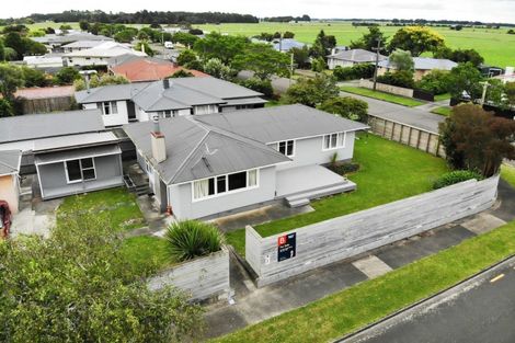 Photo of property in 2 Tararua Terrace, Cloverlea, Palmerston North, 4412