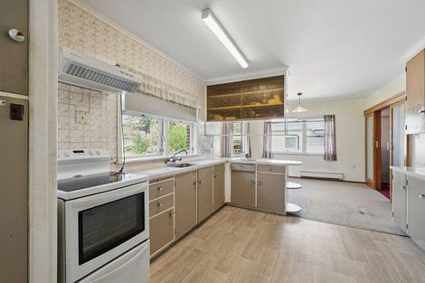 Photo of property in 18 Millbrook Road, Henderson, Auckland, 0612