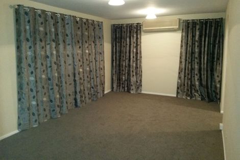 Photo of property in 17 Mckellar Place, Hornby, Christchurch, 8042