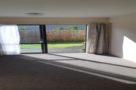 Photo of property in 4229 Great North Road, Glendene, Auckland, 0602