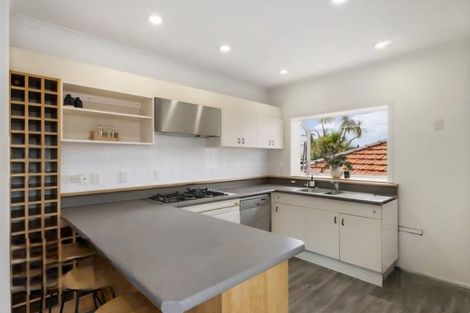 Photo of property in 31 Norwood Road, Bayswater, Auckland, 0622