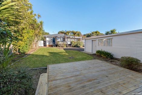 Photo of property in 5 Pendlebury Street, Green Bay, Auckland, 0604