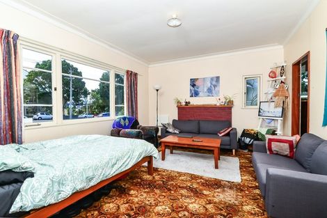 Photo of property in 196 Hillcrest Road, Hillcrest, Hamilton, 3216