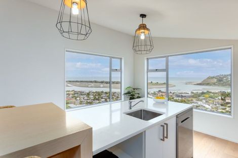 Photo of property in 16 Glendevere Terrace, Redcliffs, Christchurch, 8081