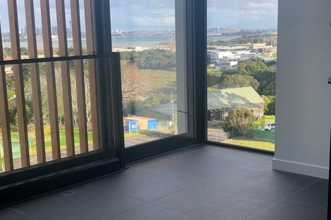 Photo of property in Frank Sargeson Apts, 508/74 Anzac Street, Takapuna, Auckland, 0622