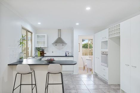 Photo of property in 38 Semillon Avenue, Henderson, Auckland, 0612