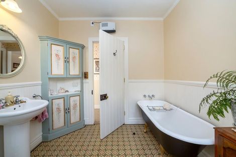 Photo of property in 10 Cotter Street, Greytown, 5712