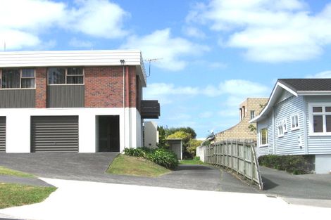 Photo of property in 2/175 Birkenhead Avenue, Birkenhead, Auckland, 0626